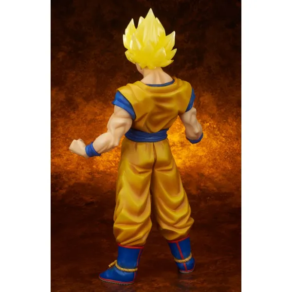 18” Inch Tall HUGE Gigantic Series Goku Super Saiyan LE SDCC 2015 Figure 1/4 Scale LIMITED EDITION