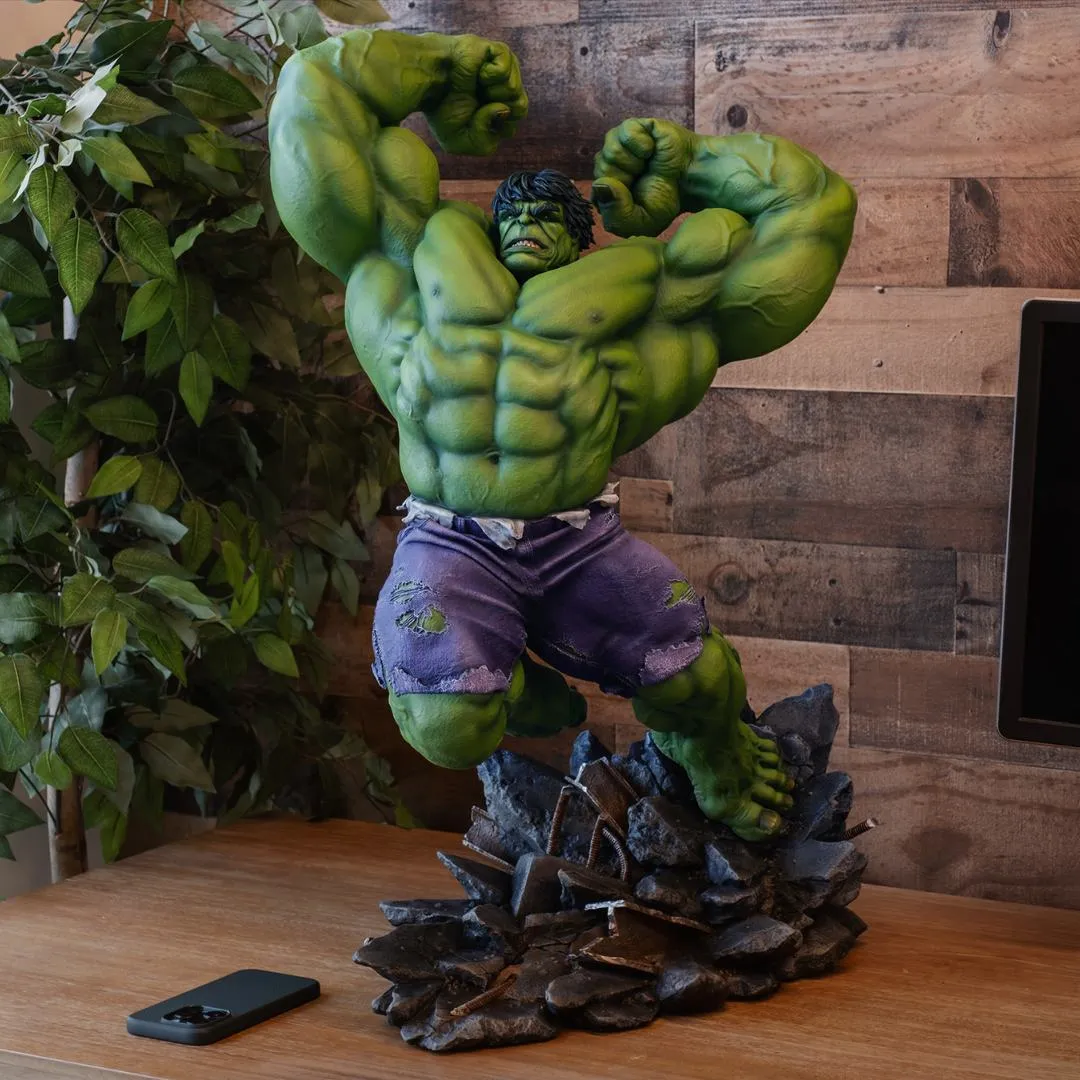 Hulk: Classic Premium Statue Figure by Sideshow Collectibles