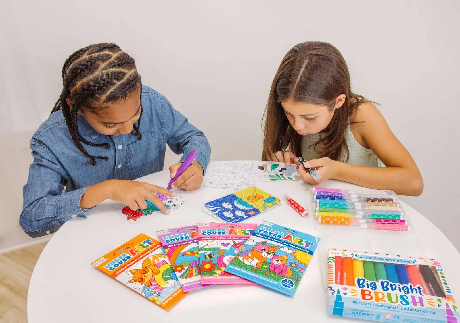 OOLY - Undercover Art Hidden Patterns Coloring- Unicorn Friends