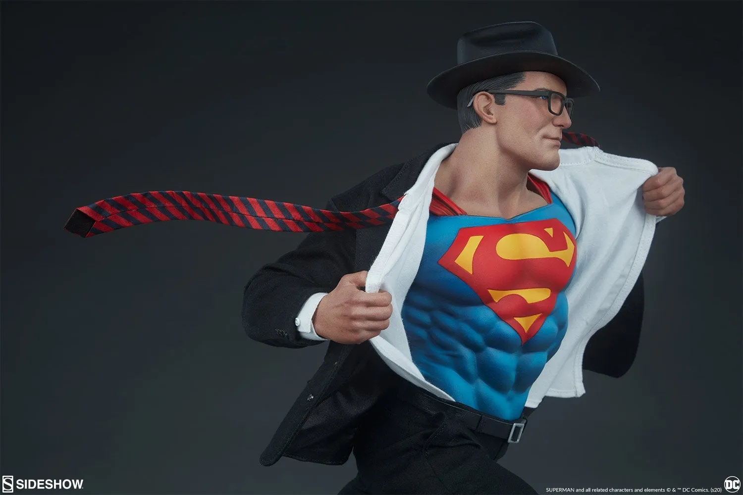 [Pre-Order] SIDESHOW COLLECTIBLES - SUPERMAN : CALL TO ACTION PREMIUM FORMAT STATUE